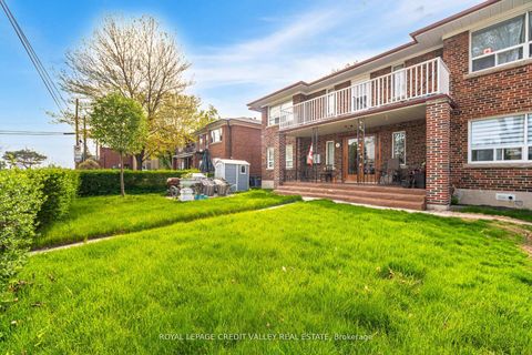 Photo 9 at 19 Roseland Drive, Alderwood, Toronto
