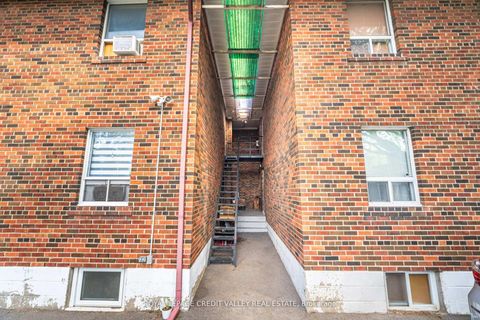 Photo 15 at 19 Roseland Drive, Alderwood, Toronto