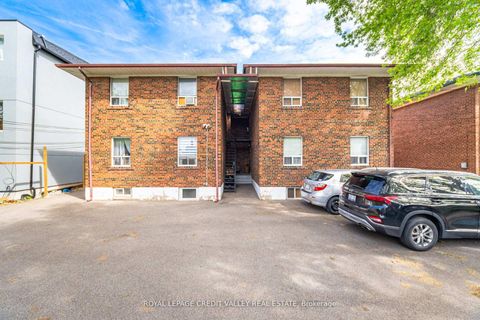 Photo 17 at 19 Roseland Drive, Alderwood, Toronto