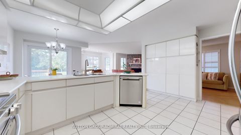 Photo 8 at 186 WESTHAMPTON Drive, Brownridge, Vaughan