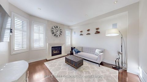 Photo 11 at 21 Robert Green Crescent, Patterson, Vaughan