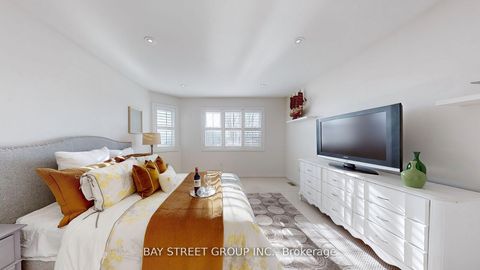 Photo 14 at 21 Robert Green Crescent, Patterson, Vaughan