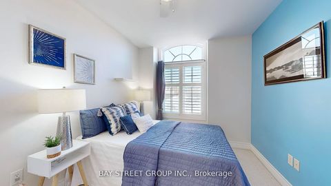 Photo 18 at 21 Robert Green Crescent, Patterson, Vaughan
