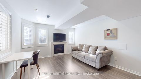 Photo 28 at 21 Robert Green Crescent, Patterson, Vaughan