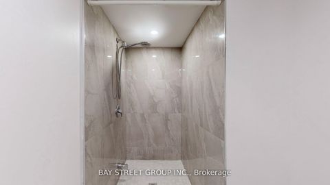 Photo 32 at 21 Robert Green Crescent, Patterson, Vaughan