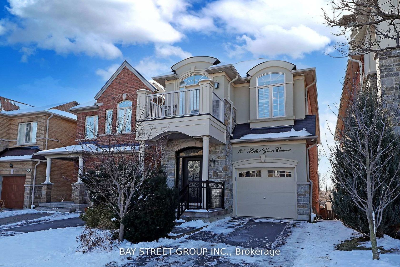 21 Robert Green Crescent, Patterson, Vaughan by Loree Meneguzzi Real Estate 21 Robert Green Crescent, Patterson, Vaughan