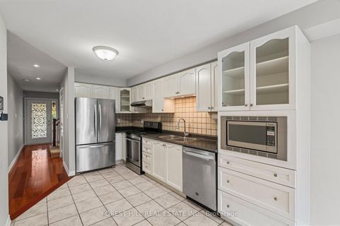 Photo 4 at 35 Timberview Drive, Patterson, Vaughan