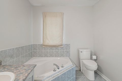 Photo 10 at 35 Timberview Drive, Patterson, Vaughan
