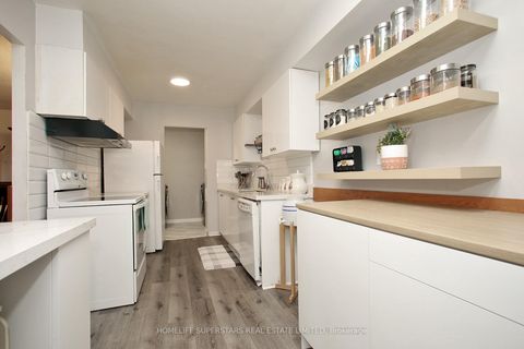 Photo 2 at 307 - 45 Silverstone Drive, Jamestown, Toronto