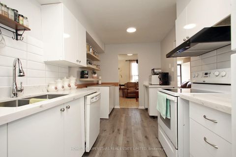 Photo 3 at 307 - 45 Silverstone Drive, Jamestown, Toronto