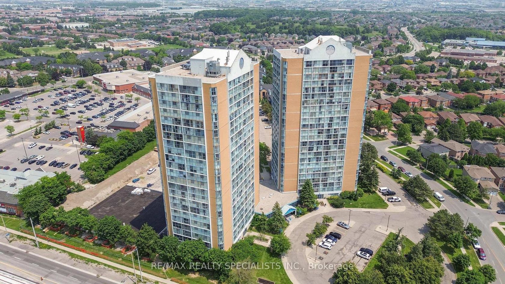 113 - 35 Trailwood Drive, Hurontario, Mississauga 