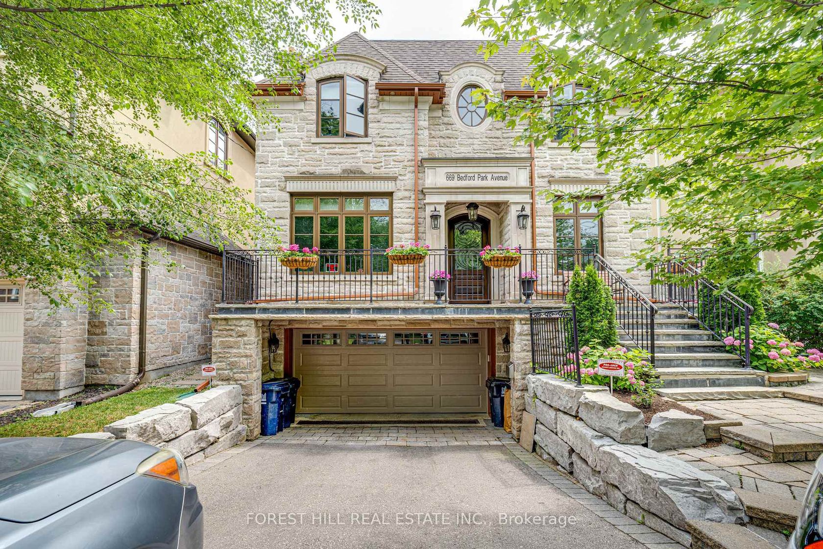 669 Bedford Park Avenue, Nortown, Toronto 