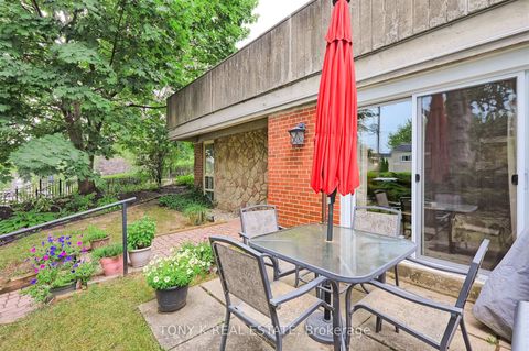 Photo 8 at 85 - 6 Esterbrooke Avenue, Don Valley Village, Toronto