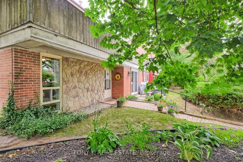 Photo 9 at 85 - 6 Esterbrooke Avenue, Don Valley Village, Toronto