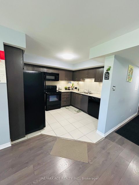 Photo 12 at 8 - 2441 Greenwich Drive, WM Westmount, Oakville