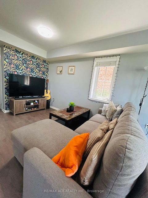 Photo 14 at 8 - 2441 Greenwich Drive, WM Westmount, Oakville