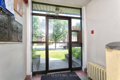 Photo 18 at 415 Wilson Avenue, Clanton Park, Toronto