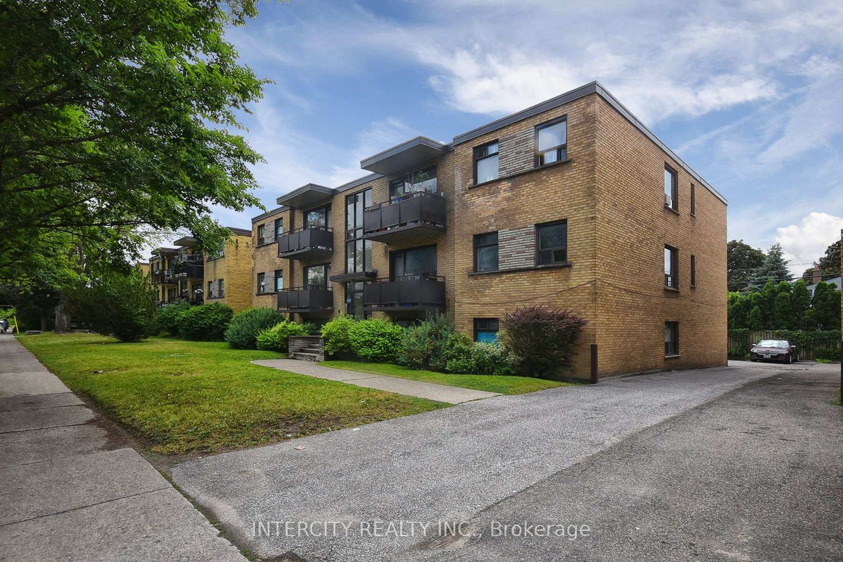 415 Wilson Avenue, Clanton Park, Toronto 