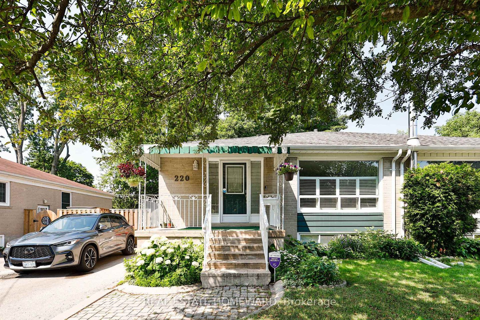 220 Neal Drive, Crosby, Richmond Hill 