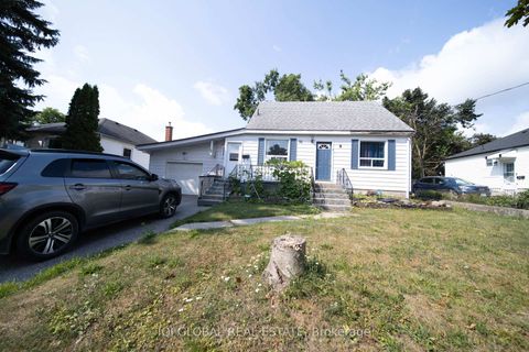 Photo 2 at 182 Peel Street, Wellington, Barrie