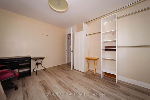 Photo 14 at 182 Peel Street, Wellington, Barrie
