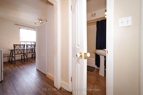 Photo 15 at 182 Peel Street, Wellington, Barrie