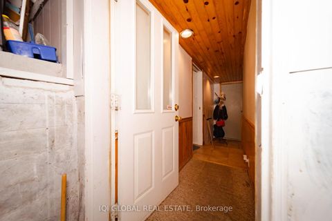 Photo 24 at 182 Peel Street, Wellington, Barrie