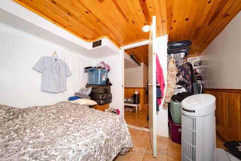 Photo 31 at 182 Peel Street, Wellington, Barrie