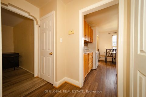 Photo 34 at 182 Peel Street, Wellington, Barrie
