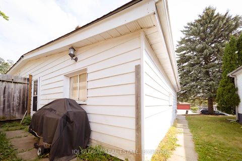 Photo 37 at 182 Peel Street, Wellington, Barrie