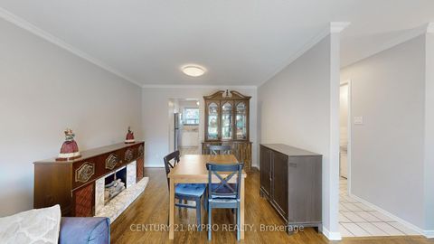 Photo 6 at 5 - 6 Lexington Avenue, Clairville, Toronto