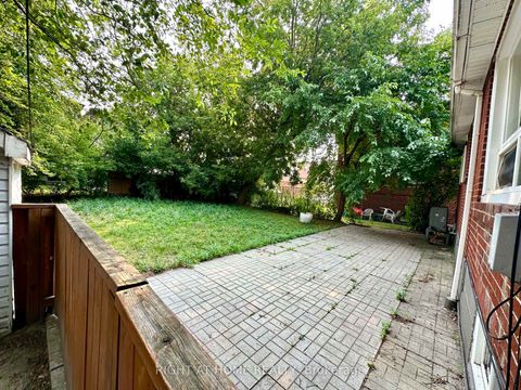 Photo 3 at 1081 Victoria Park Avenue, Birchmount, Toronto