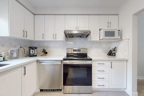 Photo 6 at 131 - 15 Esterbrooke Avenue, Don Valley Village, Toronto