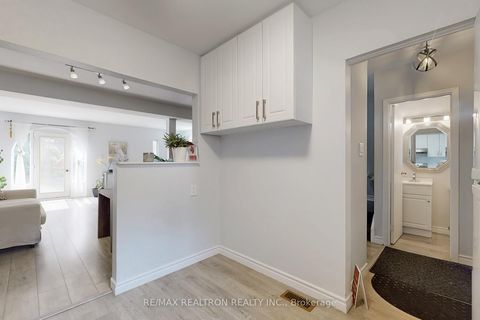 Photo 9 at 131 - 15 Esterbrooke Avenue, Don Valley Village, Toronto