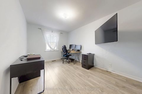 Photo 19 at 131 - 15 Esterbrooke Avenue, Don Valley Village, Toronto