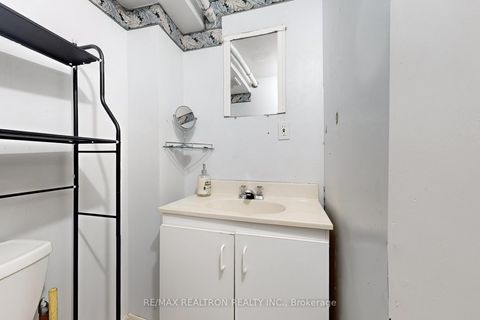 Photo 27 at 131 - 15 Esterbrooke Avenue, Don Valley Village, Toronto