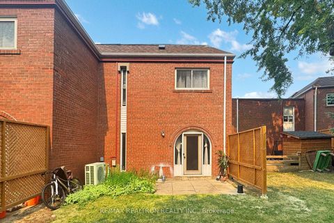 Photo 31 at 131 - 15 Esterbrooke Avenue, Don Valley Village, Toronto