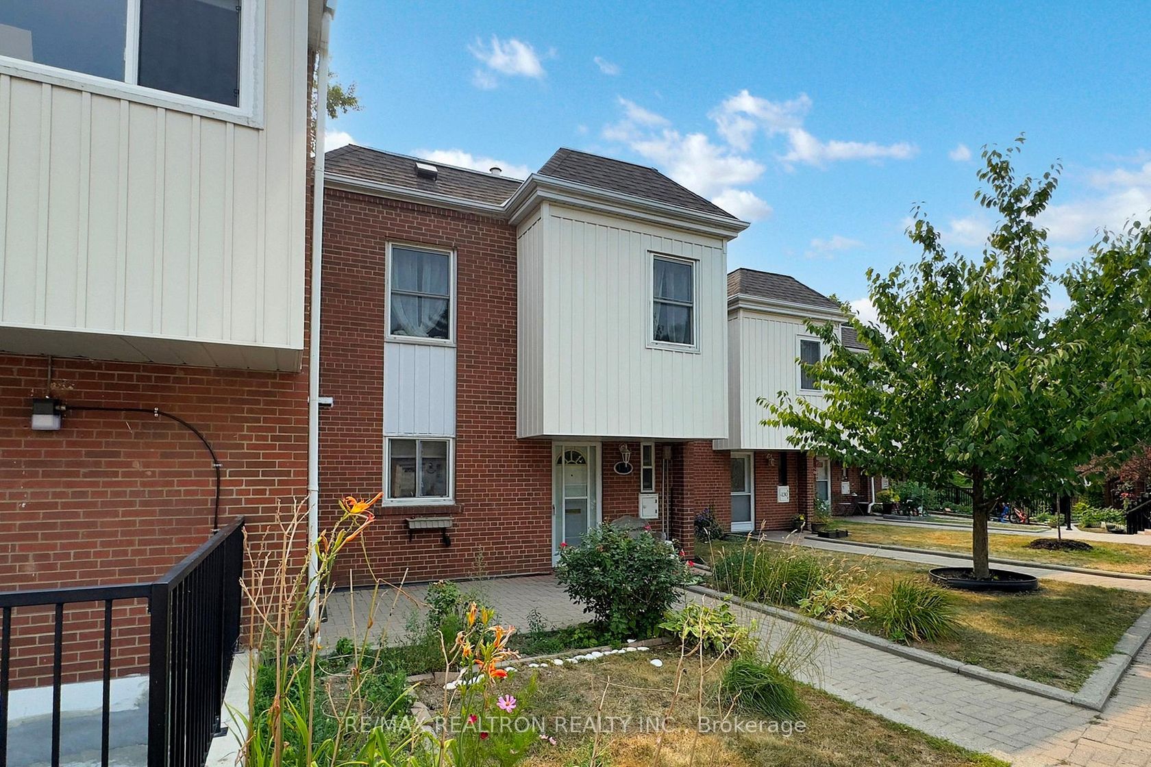 131 - 15 Esterbrooke Avenue, Don Valley Village, Toronto 