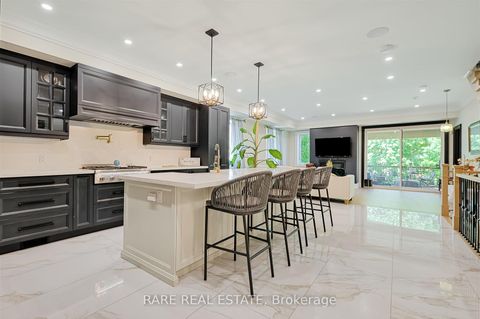 Photo 4 at 32 Bradfield Avenue W, City Centre West, Toronto