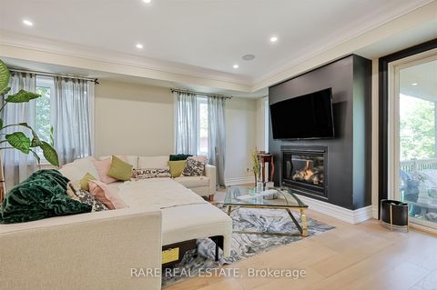 Photo 13 at 32 Bradfield Avenue W, City Centre West, Toronto