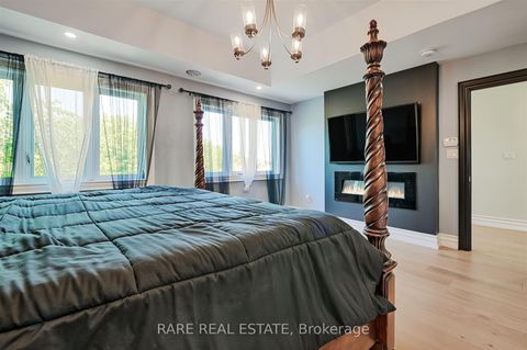 Photo 19 at 32 Bradfield Avenue W, City Centre West, Toronto