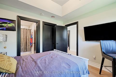 Photo 23 at 32 Bradfield Avenue W, City Centre West, Toronto