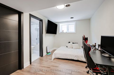 Photo 31 at 32 Bradfield Avenue W, City Centre West, Toronto