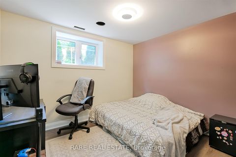 Photo 35 at 32 Bradfield Avenue W, City Centre West, Toronto