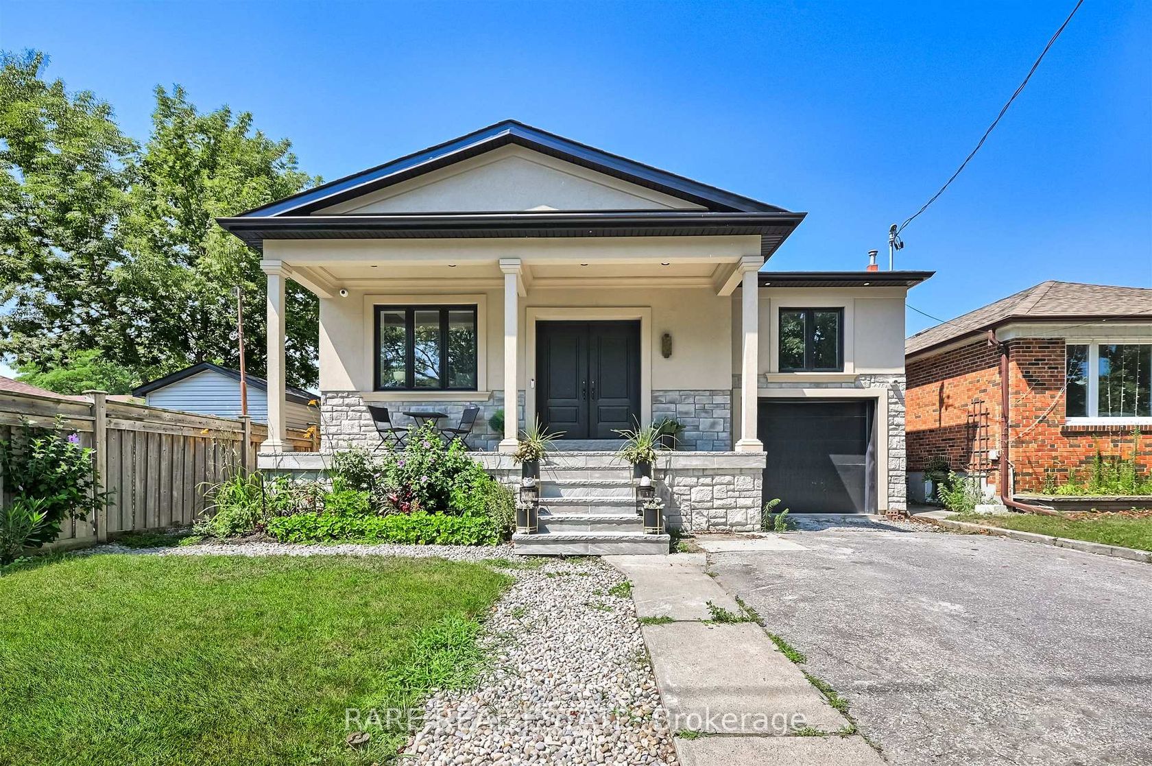32 Bradfield Avenue W, City Centre West, Toronto 