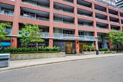 Photo 2 at 212 - 15 BRUYERES Mews, Niagara, Toronto