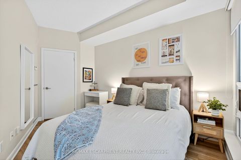 Photo 20 at 212 - 15 BRUYERES Mews, Niagara, Toronto