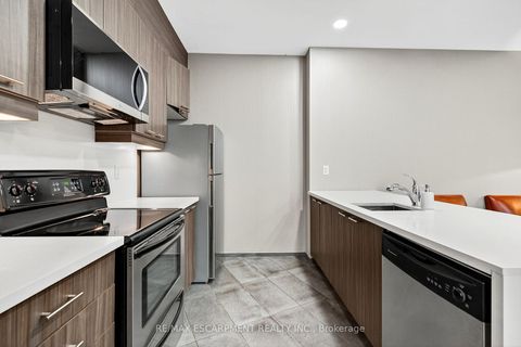Photo 33 at 212 - 15 BRUYERES Mews, Niagara, Toronto