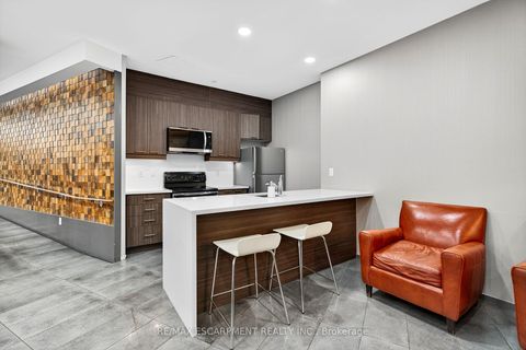 Photo 34 at 212 - 15 BRUYERES Mews, Niagara, Toronto