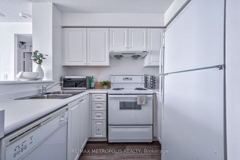 Photo 10 at PH109 - 11 Lee Centre Drive, Woburn, Toronto